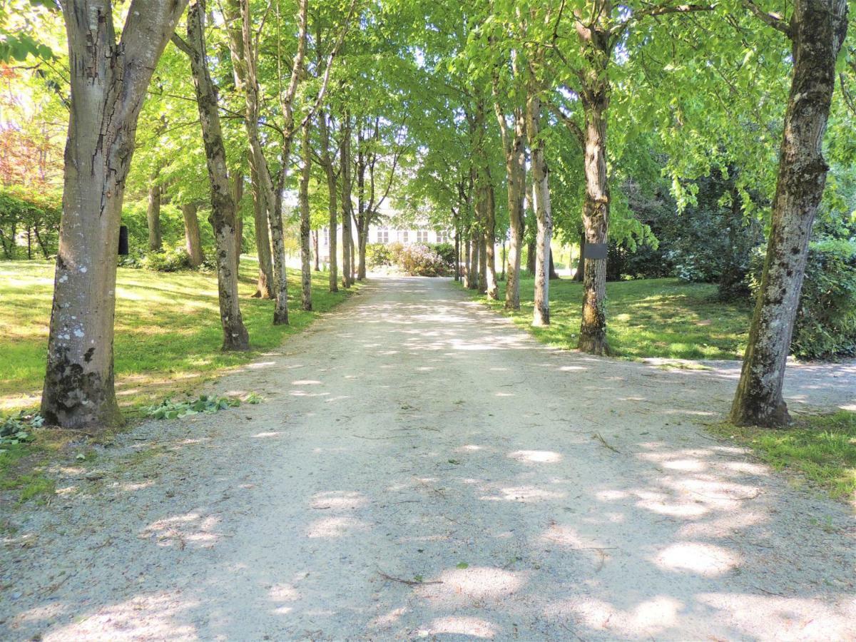 לינה וארוחת בוקר Saint-Viaud Domaine Du Plessis Grimaud מראה חיצוני תמונה